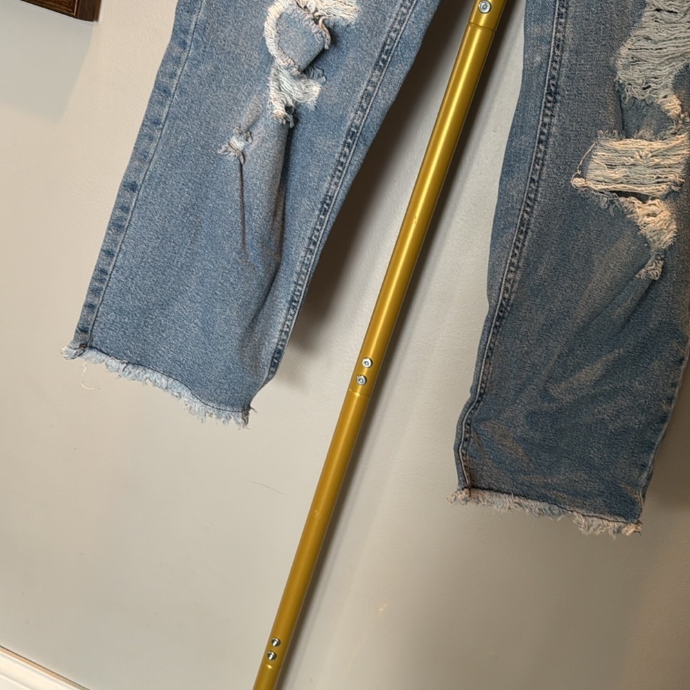 Regeneration by celebrity Pink cropped 90’s straight distressed jeans NWT 5/27 - Picture 4 of 11